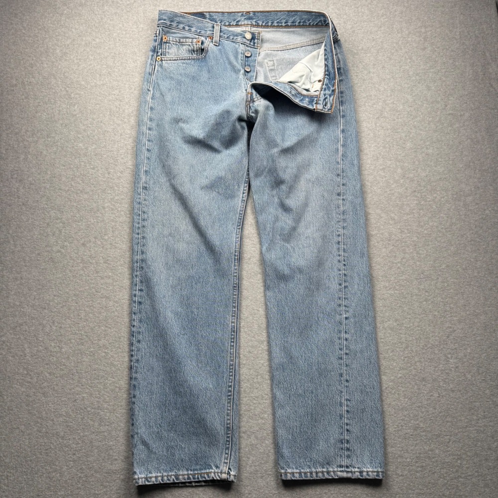Vintage Levis 501 Mens 33x30 Light Wash Button Fly Straight Leg Jeans USA Made